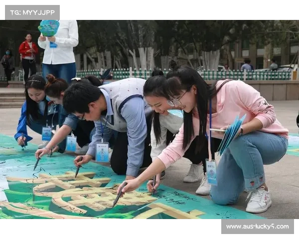 选手签名会排队长达百米，粉丝携自制应援物守候三小时