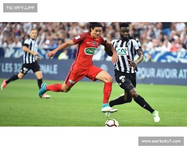 里尔1-0小胜昂热,艰难取得关键三分